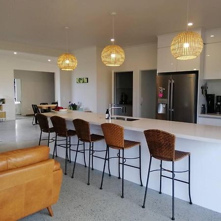 Purangi Beachhouse - 2 Bedroom Cooks Beach Eksteriør bilde