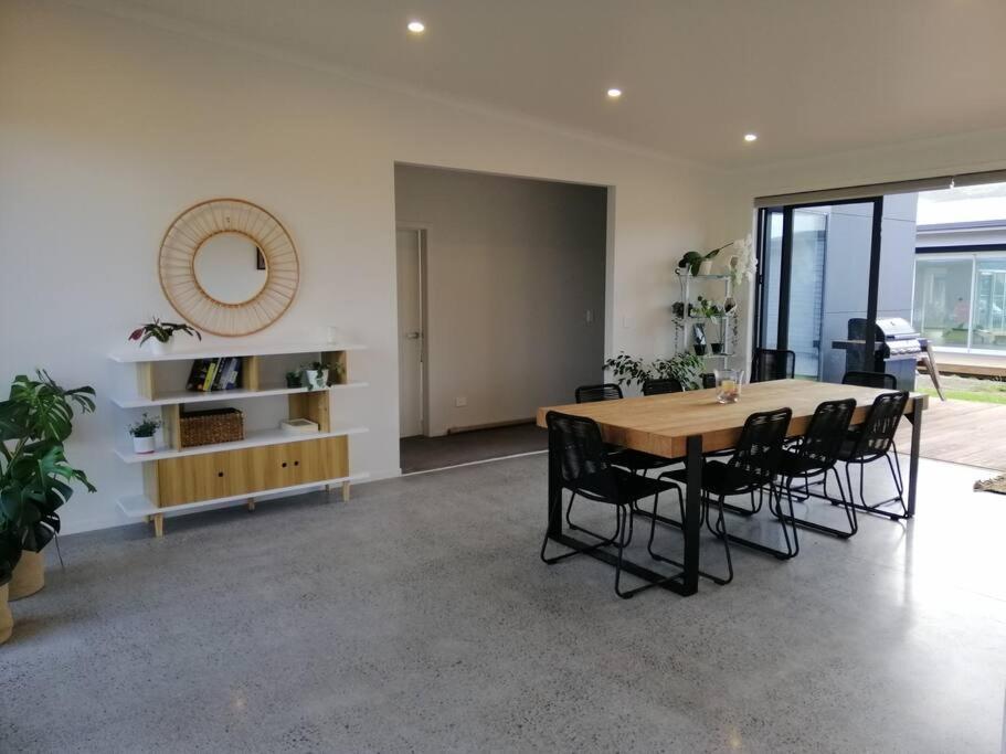 Purangi Beachhouse - 2 Bedroom Cooks Beach Eksteriør bilde