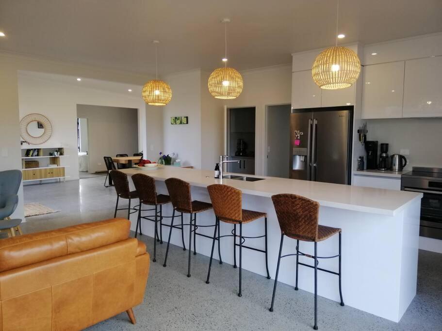 Purangi Beachhouse - 2 Bedroom Cooks Beach Eksteriør bilde